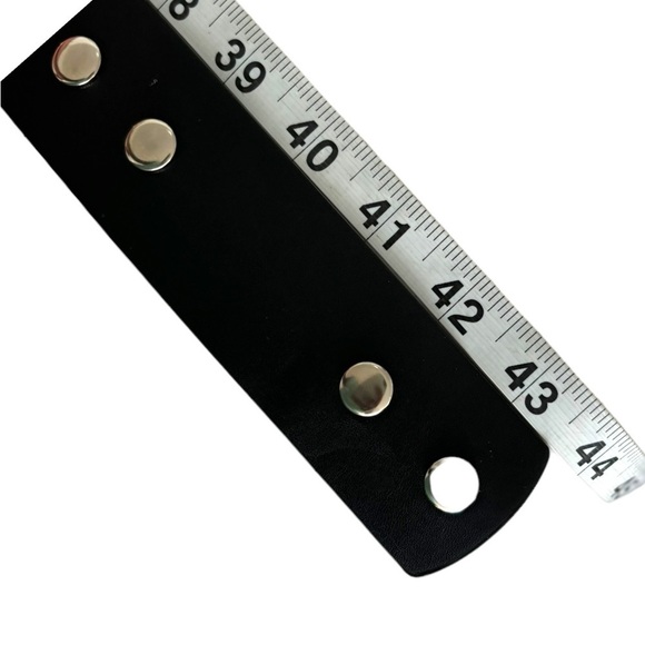 Behind the Buckle Black Leather Western Cowgirl Adjustable Belt Unisex 43:5” - Picture 6 of 6